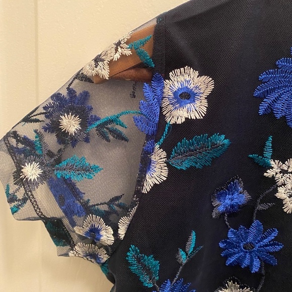 NEW Calvin Klein Blouse, Floral and Sheer - Picture 3 of 7